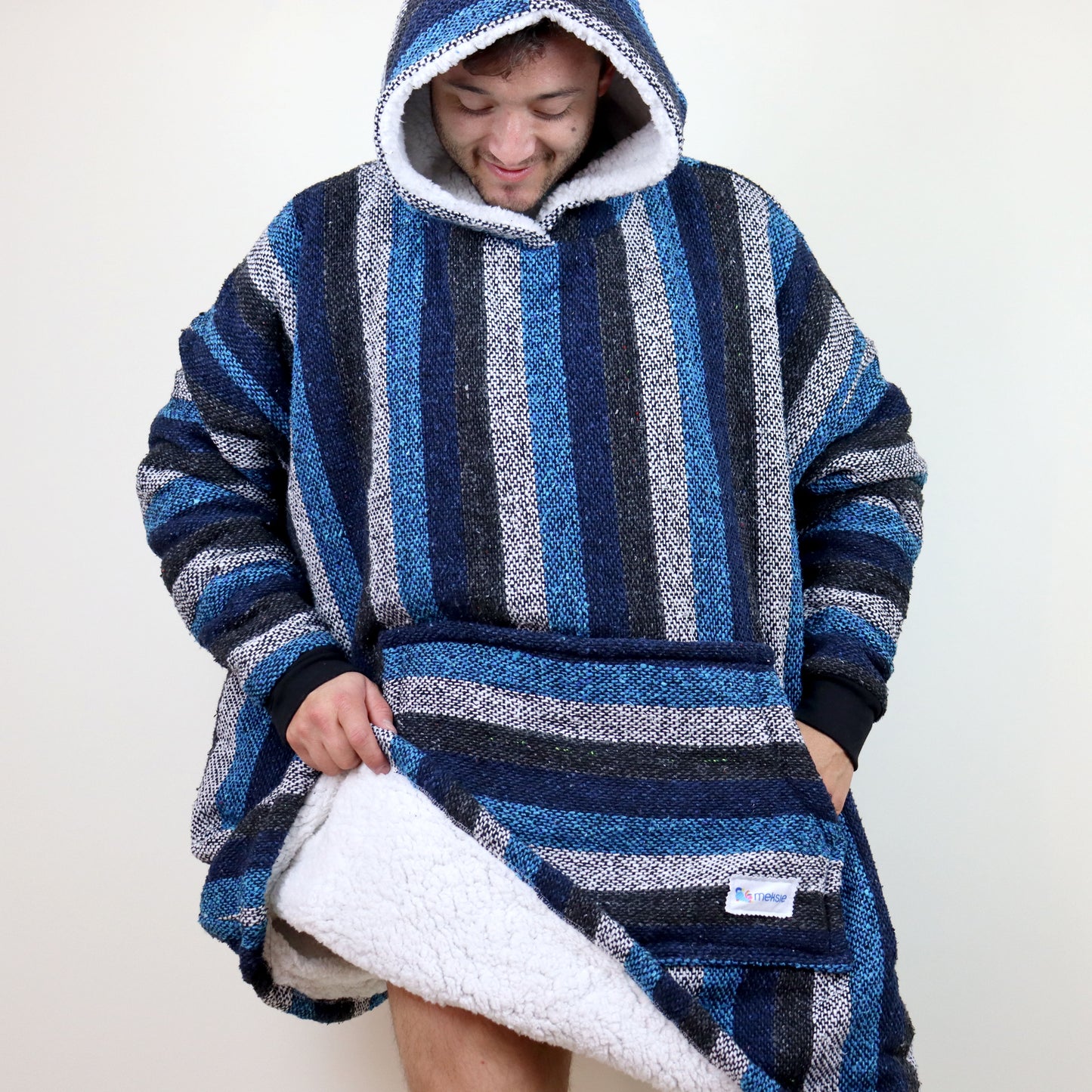 Canguro negro con plumbago y oxford