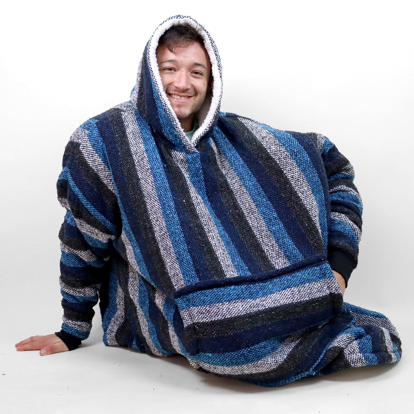 Canguro negro con plumbago y oxford